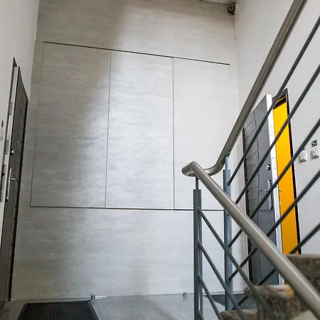 Apartman Lodzki Kwadrat - 2 Lazienki, Prywatny Parking, Self Check-in