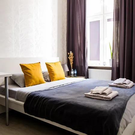 Apartman Lodzki Kwadrat - 2 Lazienki, Prywatny Parking, Self Check-in