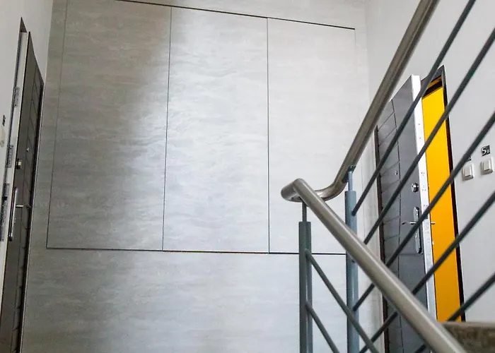 Apartman Lodzki Kwadrat - 2 Lazienki, Prywatny Parking, Self Check-in