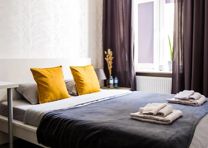 Apartman Lodzki Kwadrat - 2 Lazienki, Prywatny Parking, Self Check-in